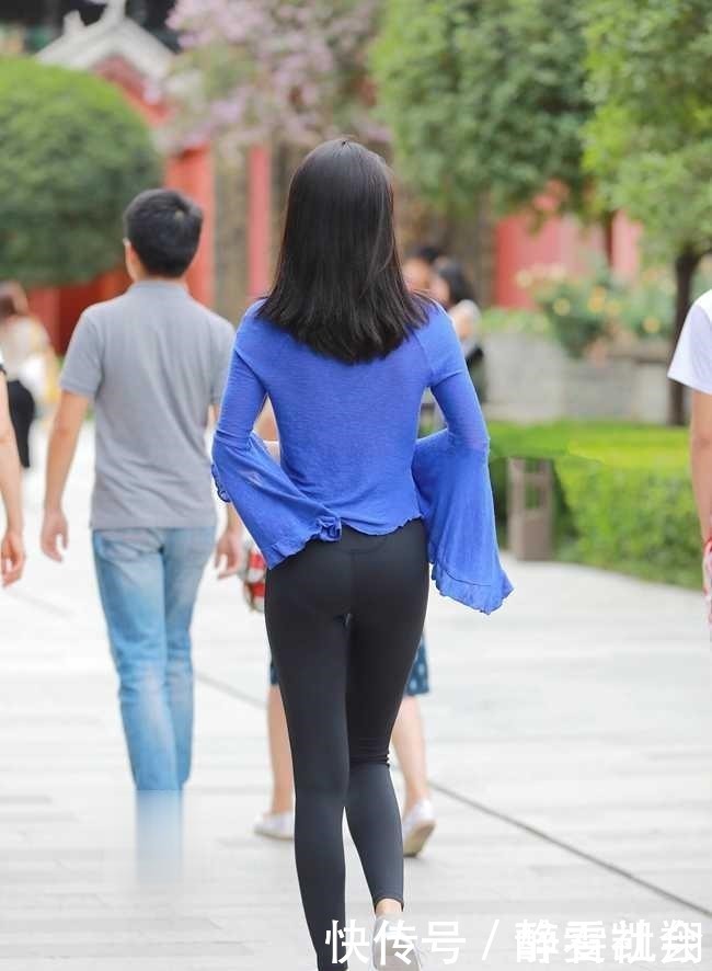 小仙女|邻家女孩穿“荷叶边”上衣，还真有点小仙女的味道！