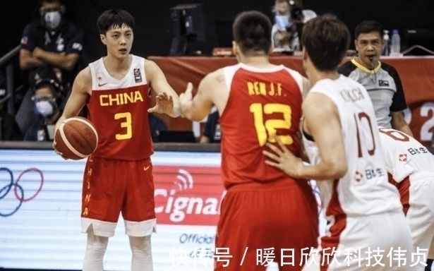 赵岩昊|我让你防谁?主帅杜锋暂停批评张镇麟!如何评价他的亚预赛表现?