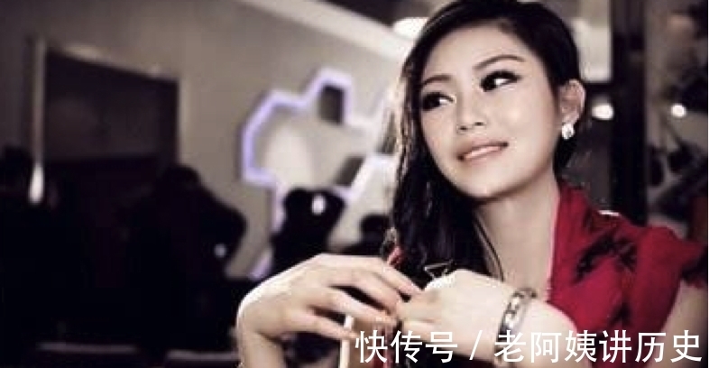 美丽的姑娘|女生不显老的五个技巧:注重无龄感的搭配,25岁穿到45岁,涨知识