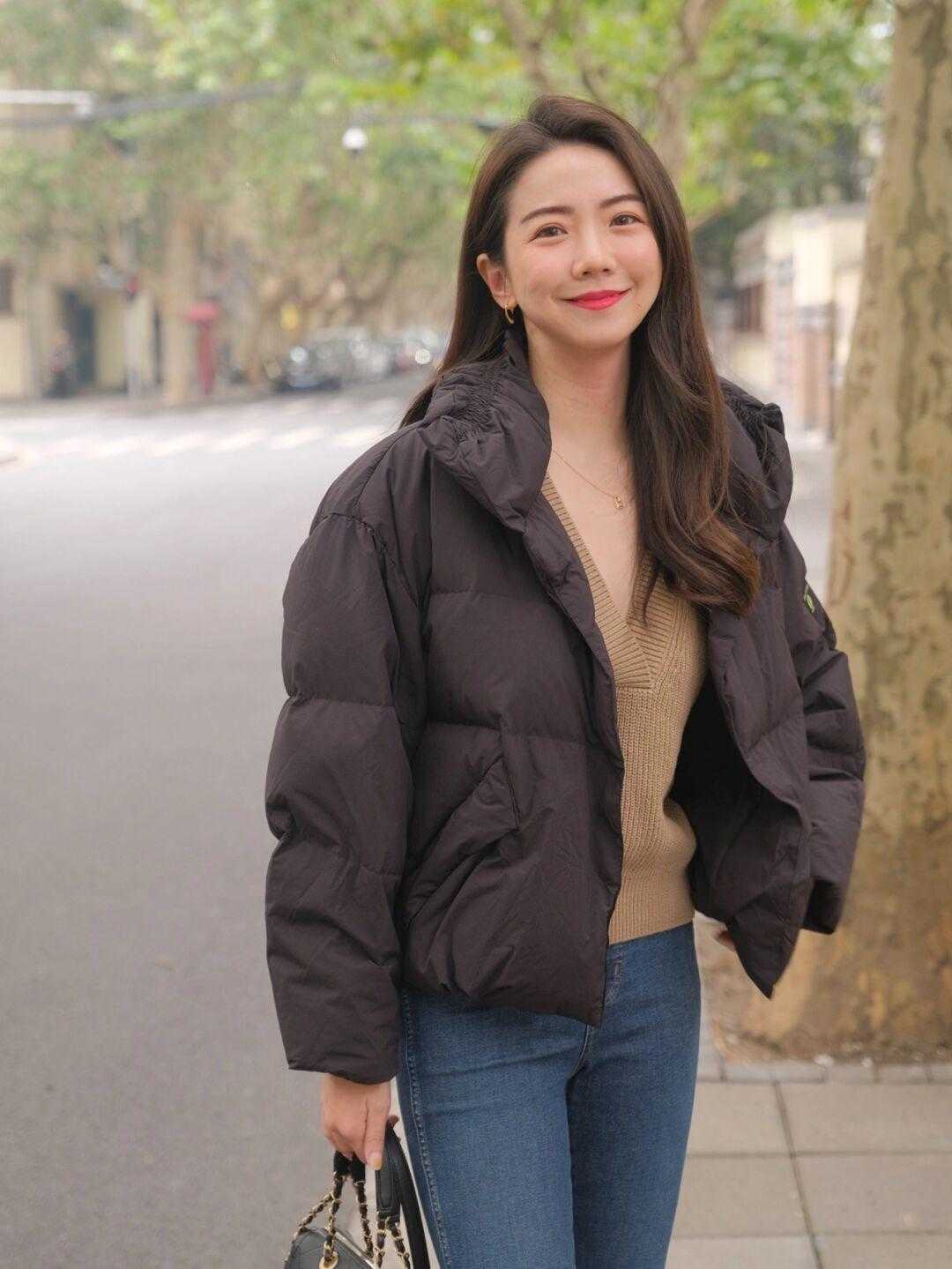 羽绒服|又被“黑色羽绒服”惊艳到,款式简单却很显气质,你有了吗?