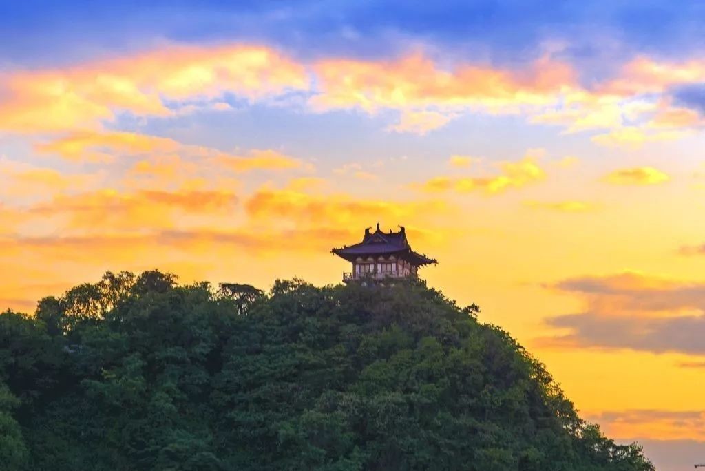 折槛|烟雨夜读 折槛朱云头未白