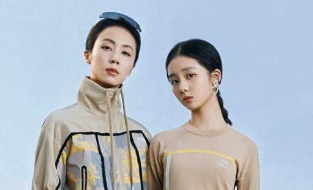 多多与妈妈如同复制粘贴,妹妹灵动可爱