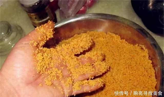 搅拌均匀|野外冬钓鲫鱼,用饵就两招,要么甜、要么腥,鲫鱼排队来给口