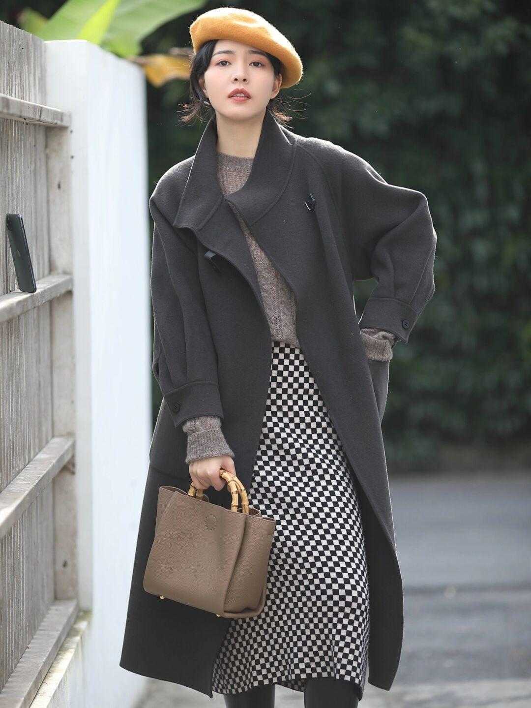 小姐姐 降温了,不会穿没关系,时髦精们示范给你看,照着穿也好看!