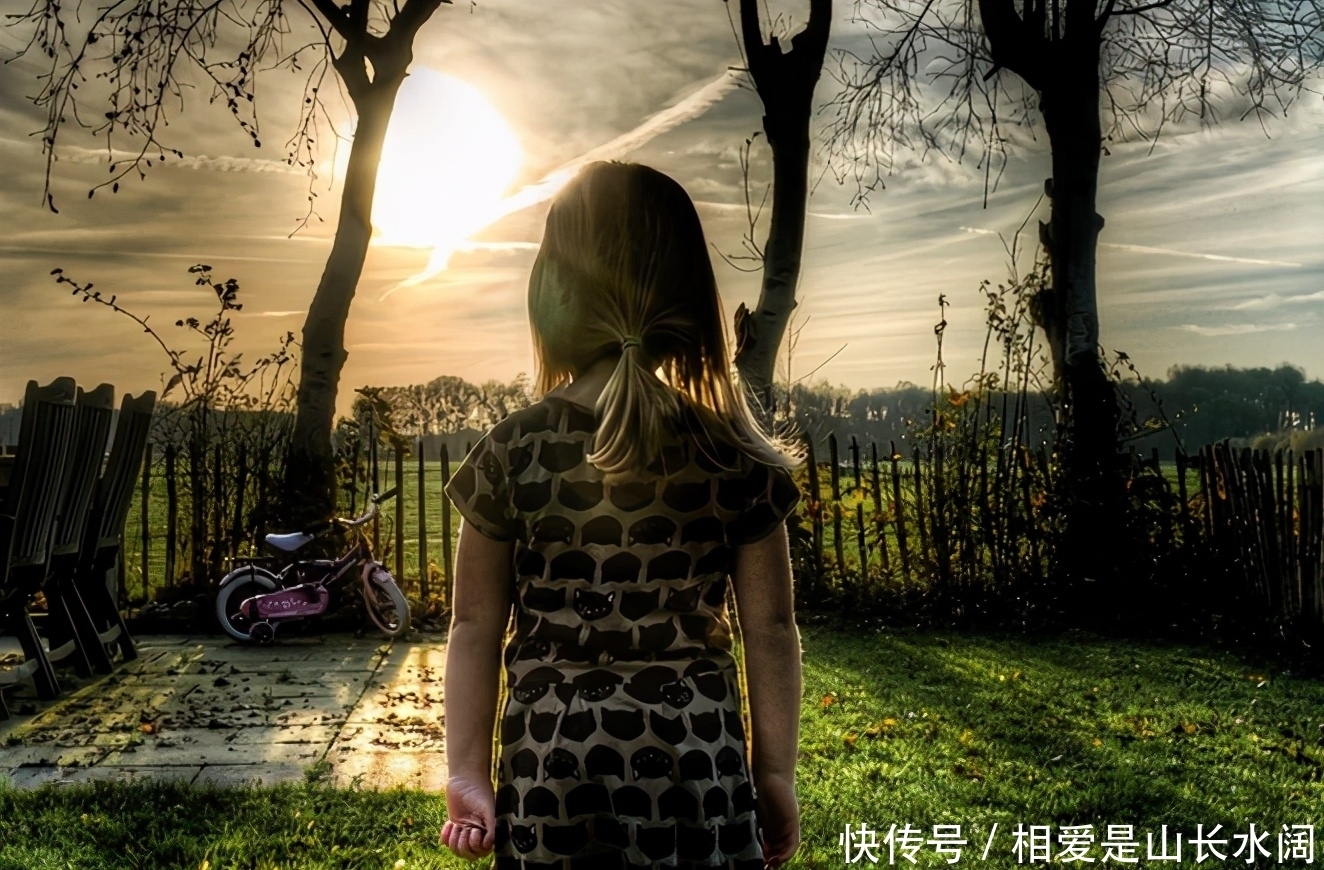 豪横|“豪横爸爸”看望女儿火了,因租房太小边哭边转账:心里不是滋味