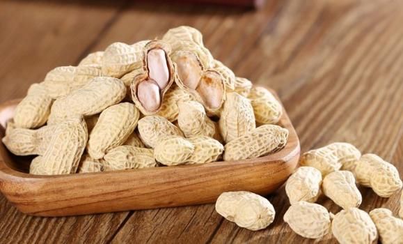 女人睡前嚼幾顆花生，堅(jiān)持1個(gè)月時(shí)間，3個(gè)好處“不請(qǐng)自來(lái)”！