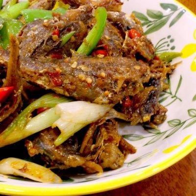 没胃口?不存在哇!——香辣小鱼干