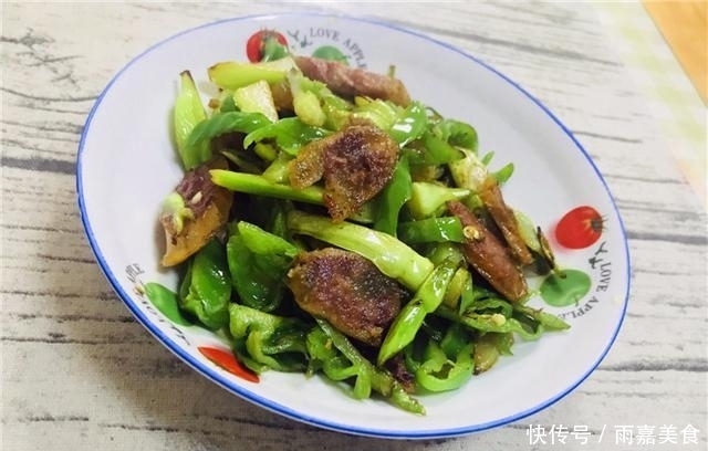 盼了一年的菜可以吃了,简单炒一下更好吃,更下饭!