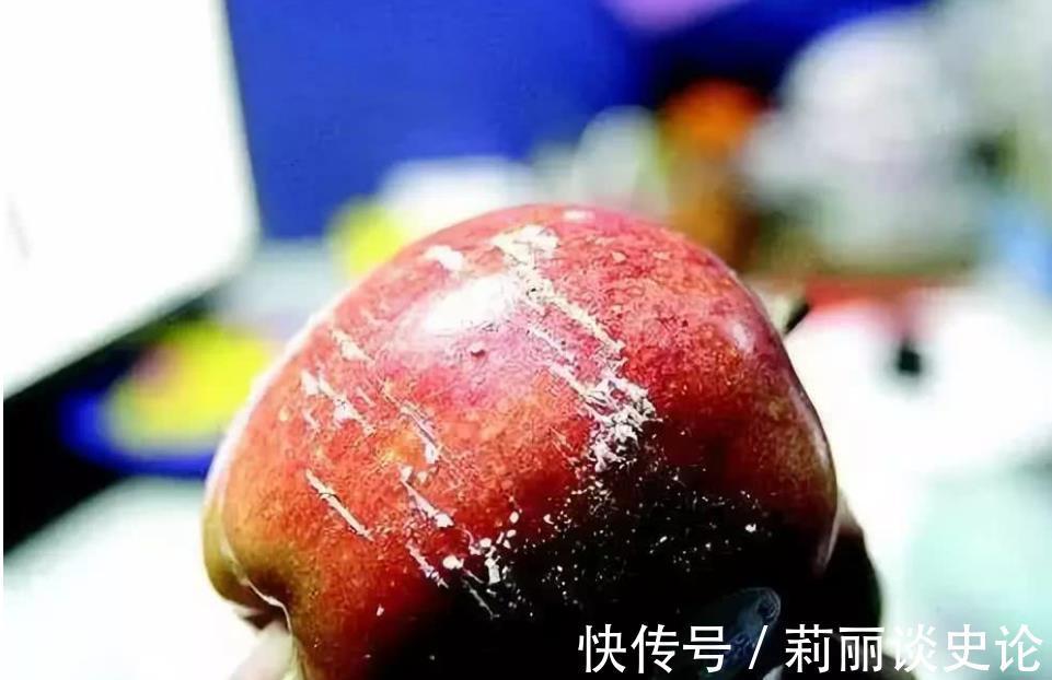 水果|入秋以后,孩子再馋这三种水果,也别纵容孩子吃,防“病从口入”