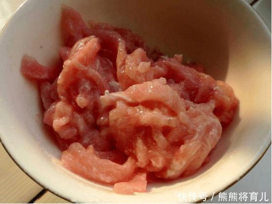 叉烧里脊肉,这道菜绝对能勾起来你的馋虫,做好后香气四溢