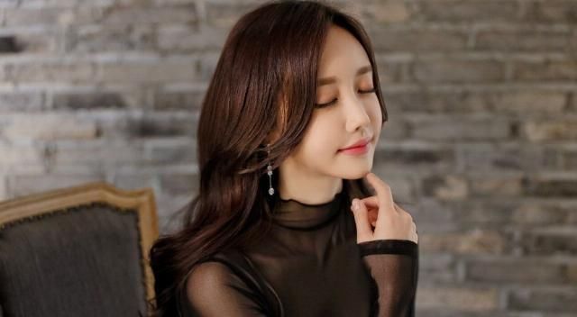 透纱|孙允珠-浓黑夜魅妩媚动人透纱连身裙赏析