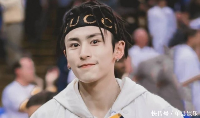 同是凭《山河令》出圈,龚俊综艺代言不断,张哲瀚却很低调