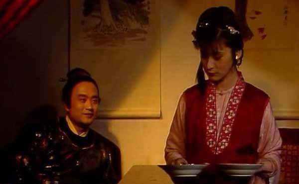 薛蟠|薛蟠为什么怕夏金桂?他为什么不敢打夏金桂?