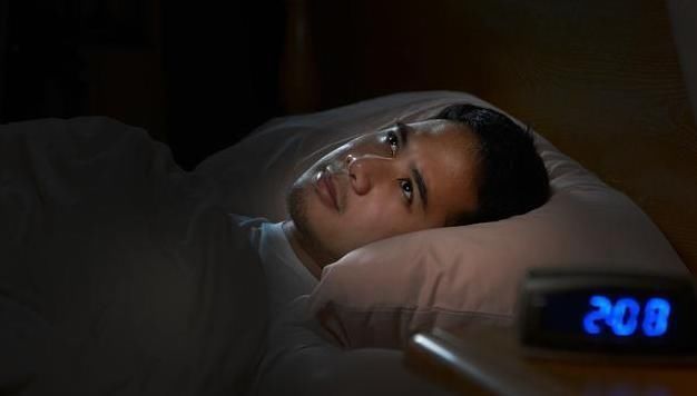 失眠者|失眠还分真假?出现4个情况才是真的失眠,3招可改善状况