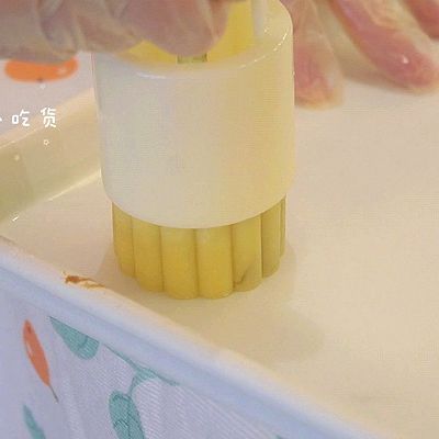 莲蓉蛋黄|广式莲蓉蛋黄月饼