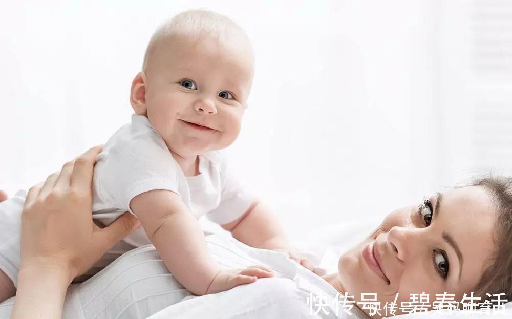 宝宝|宝宝已经一岁多了,究竟是多吃饭还是多喝奶?家长这样做会更好