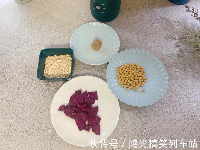 豆浆|家人的早餐我从不马虎，用燕麦和紫薯打成豆浆，好喝又营养