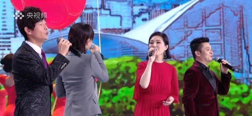 瑟瑟发抖|央视国庆晚会娱乐性降低，观众还没完全适应，5个方面表现最明显