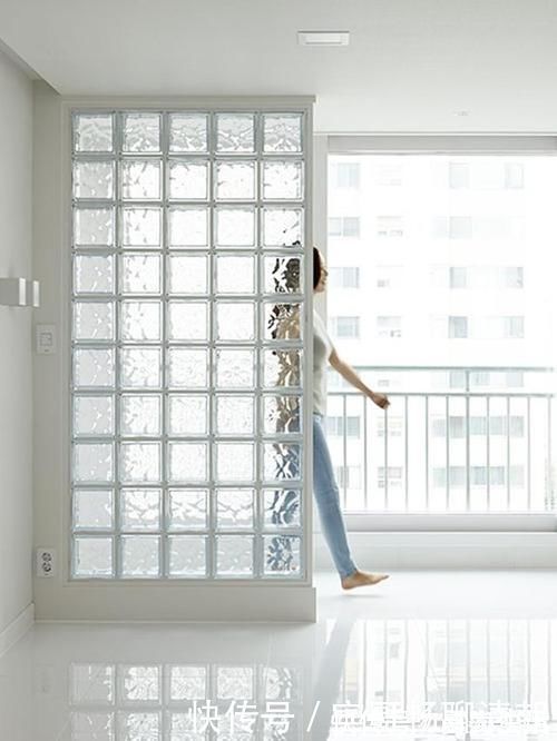 打通|朋友家又火了,打通了阳台砌玻璃砖,实用2倍邻居都踏破门槛来看