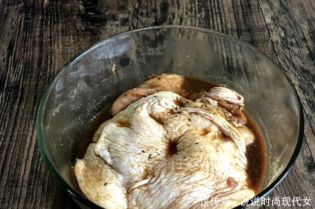 电饭锅|孩子放学直喊饿,做个好吃的电饭锅焖饭,简单省事又好吃