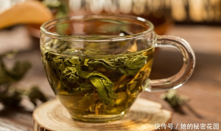 女性不想赘肉横生,此物泡水喝,睡前一杯,皮肤细腻,小肚子没了