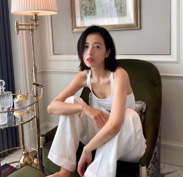 发型 4个“提气质”的夏日发型打理技巧,显脸小,够清凉,还巨时髦