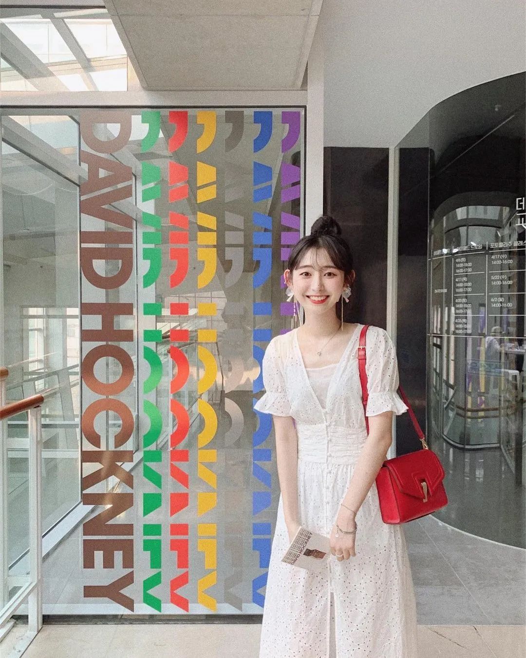 小姐姐|裙子款式太多怎么选？今夏流行穿“茶歇裙”，气质又显高