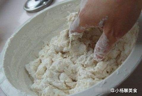 面团|卖馒头的大爷说漏嘴，蒸馒头时加点“它”，蒸出的馒头香甜松软