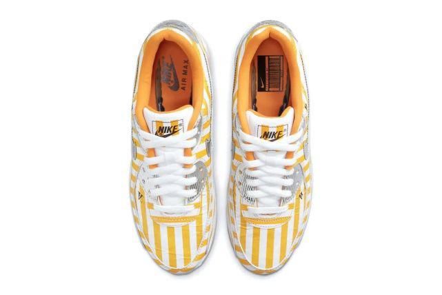 撕开包装吃炸鸡咯