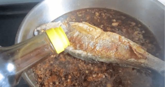 一道苦瓜鱼，美容养颜又减肥、关键做法还简单