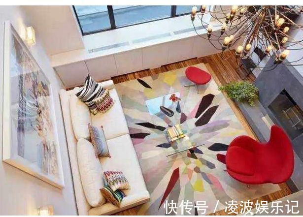 沙发|建议每家每户:现在客厅沙发这样摆放,面积直接大了一倍