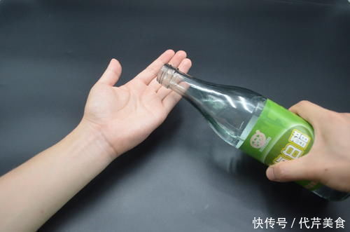 异味|白醋倒在手心搓一搓，作用太棒了，知道的人不多，学会一生有用