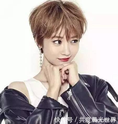 烫发|女人过了40岁,过年别烫“大妈卷”,这4款更适合走亲访友