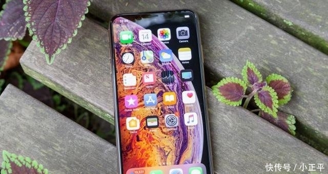 出色|苹果全力清仓，iPhoneXsMax起步价下跌2700元，网友：无奈！