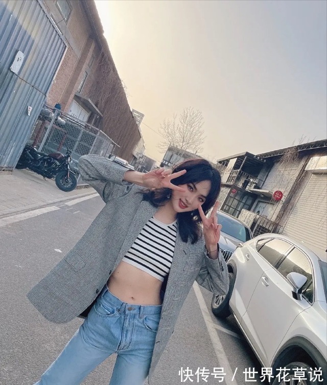 搭配 “华为小公主”姚安娜,进军娱乐圈,颜值挺高气质也不错!