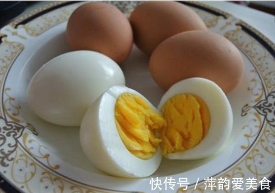 孕妇们|怀孕的女性可以常吃4种食物,能帮助宝宝脑部生长,还能消除水肿