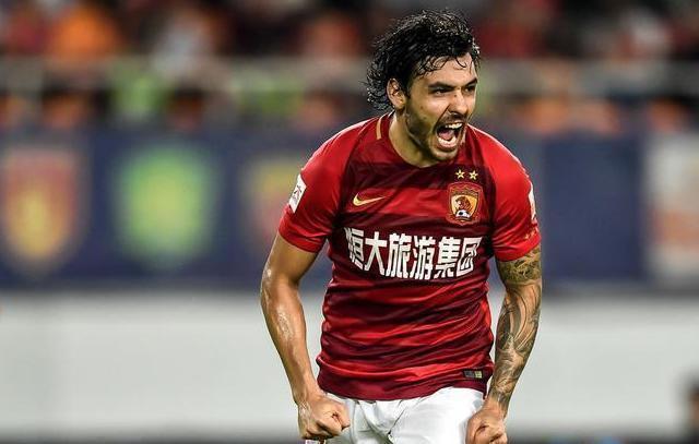 廣州隊(duì)|國(guó)足最強(qiáng)中場(chǎng)遭李鐵棄用！實(shí)力遠(yuǎn)超張稀哲，卡納瓦羅：劃時(shí)代球員