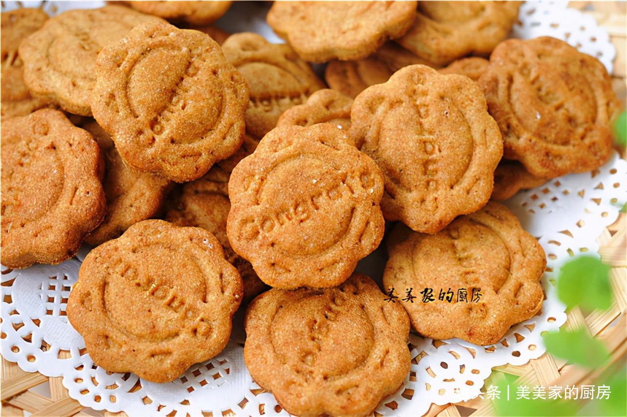 减肥族的最爱，超低热量饼干！不放黄油也酥香，麦香浓郁特过瘾！