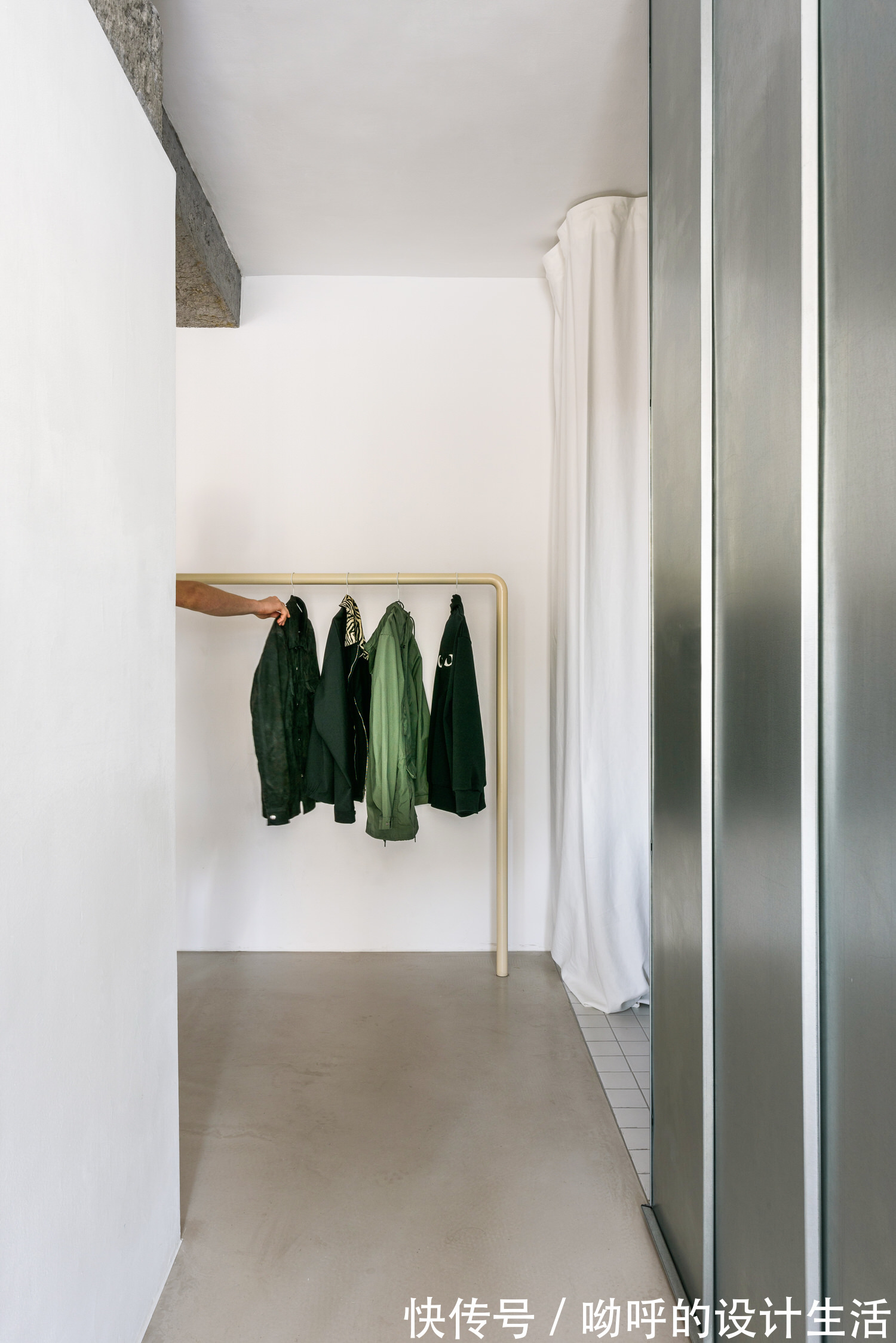 大胆的极简主义:Alan Prekop两室公寓