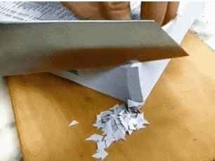 |搞笑GIF: 姑娘你好皮 是不是刚才不小心掉进水里面了