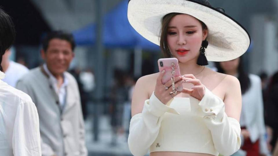 穿搭 小姐姐, 甜美仙气十足, 穿搭个性前卫魅力十足