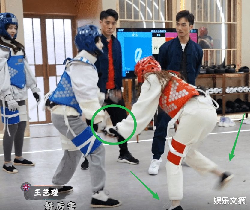 赵粤跟陈卓璇用咏春比武，过程却满是柔情，观众都看出她在放水了