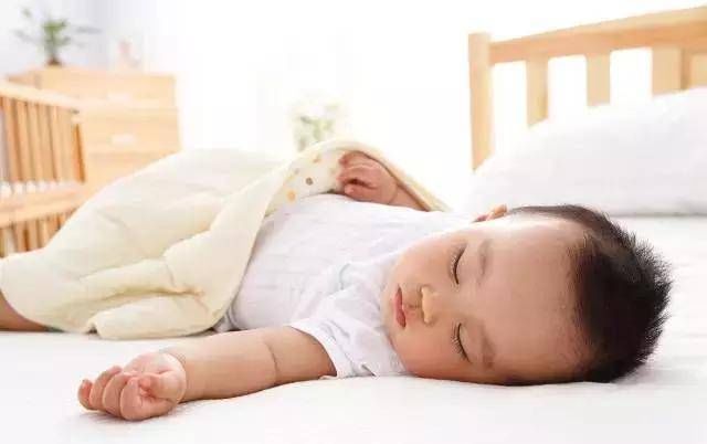 孩子|孩子到了这个年龄必须分床睡,特别是男孩,这关系到孩子的一生