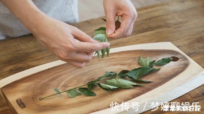 麦片虾|这菜一上桌就抢光!看似不搭,煮一块竟如此惊艳!