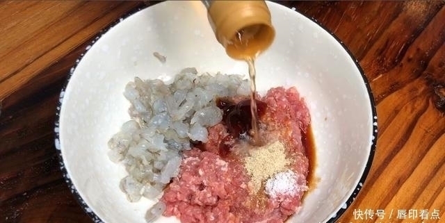 早餐如此做,比馒头包子都简单,不用发酵不用等,出锅3碗不够吃