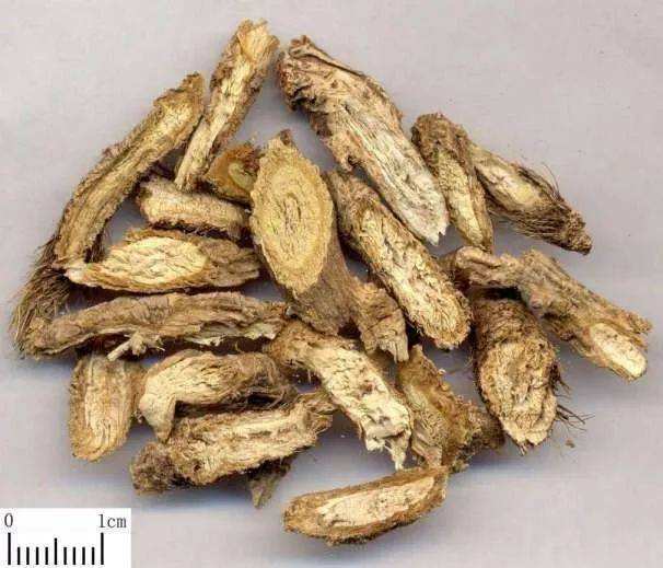 甘草|白芍配甘草治肝,白芍配防风治脾,白芍配桂枝治汗,细讲白芍配伍