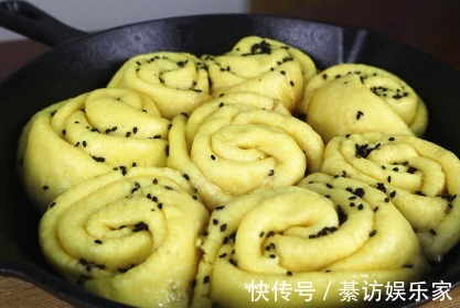 玉米面|用玉米面做的早餐,咬一口暄软蓬松,做一次3天不起早特别香