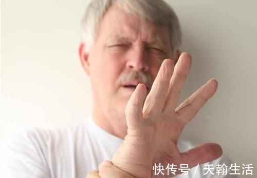 血管|当手上有这4个信号，表示血管堵塞很严重，要及时治疗