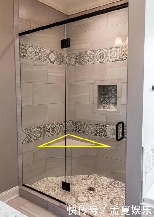 长方形|卫生间再小都要砌个墩子,墙角不要1㎡,老人却安全实用多了