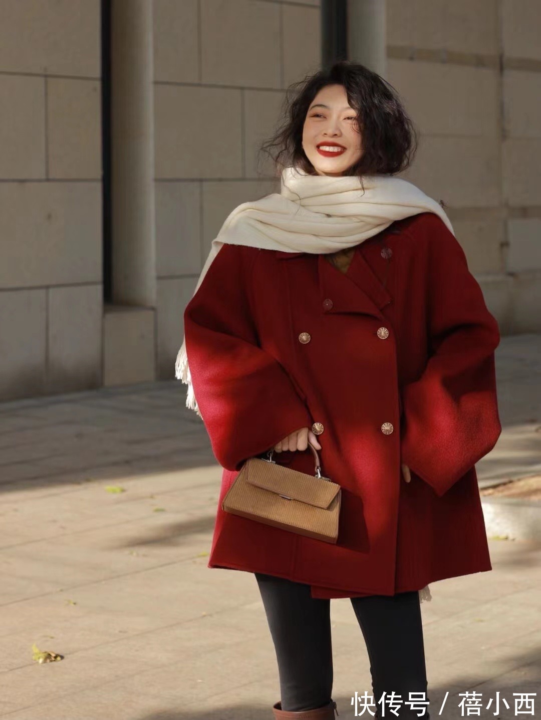 大长腿 过年走亲戚怎么穿?试试这些大衣的高级穿法,气场全开长辈都夸你